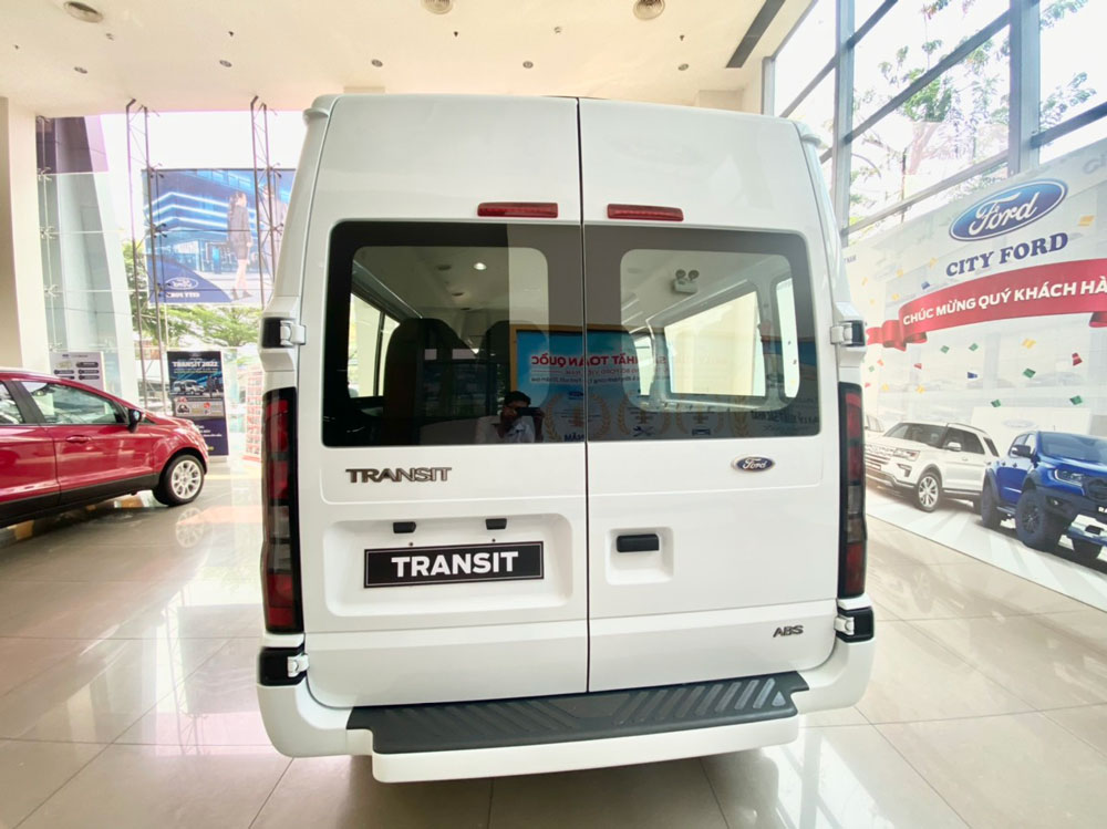 duoi xe ford transit 2022