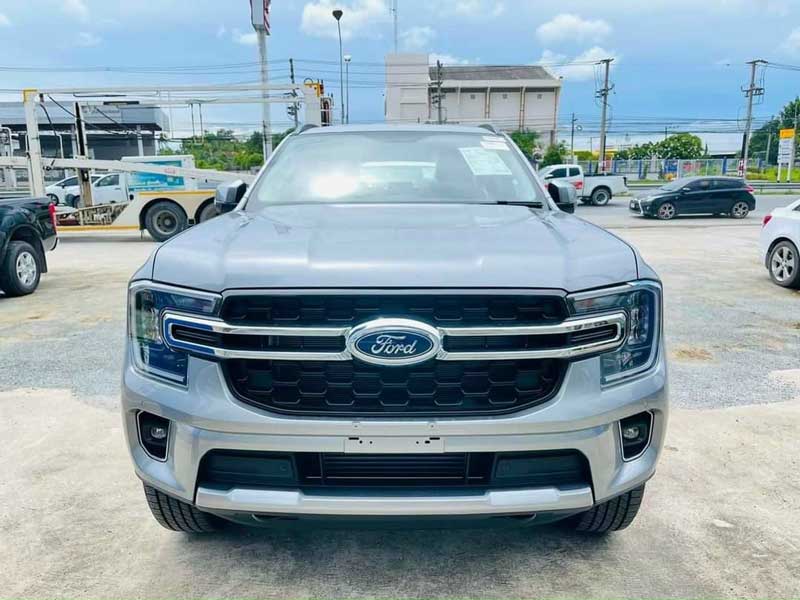 dau xe ford everest ambiente 2023