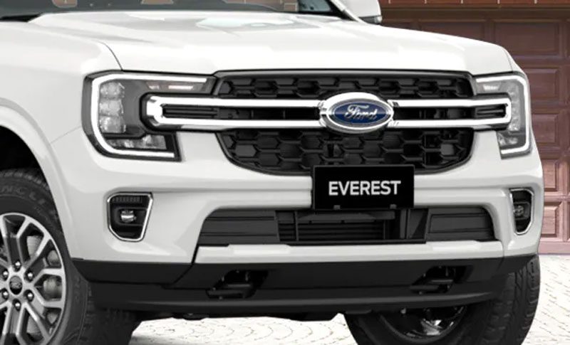 luoi tan nhiet ford everest ambiente 2023