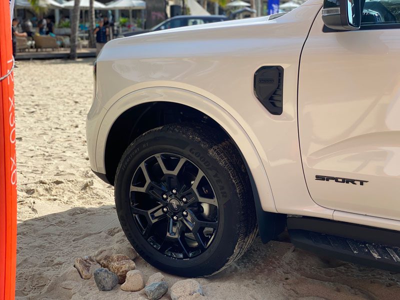danh gia ford everest sport 2023