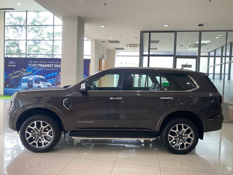 than xe ford everest 2023