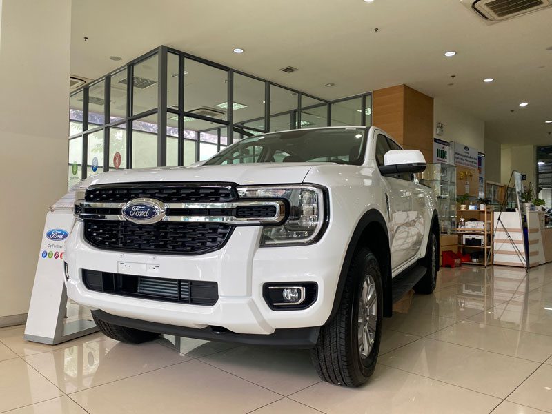 danh gia chi tiet ford ranger xlt limited 2023: ngoai that