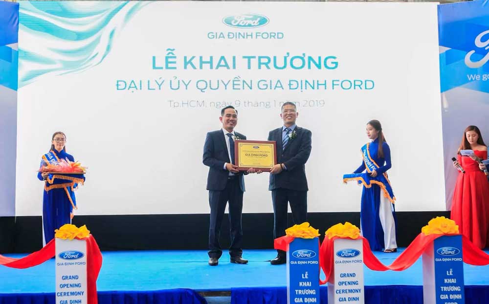 khai truong dai ly gia dinh ford