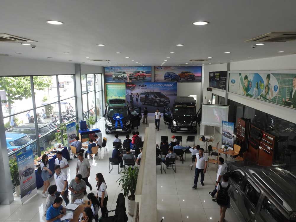 showroom trung bay san pham ben thanh ford truong chinh